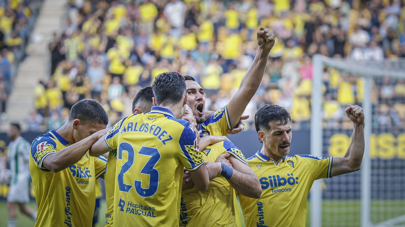 Búscate entre las imágenes del partido de fútbol entre Cádiz CF y Córdoba CF