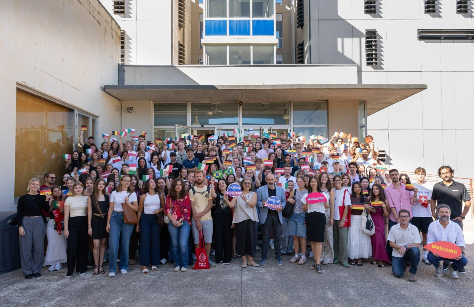 Acto de recibimiento a los estudiantes del programa Erasmus + y otros de movilidad internacional.