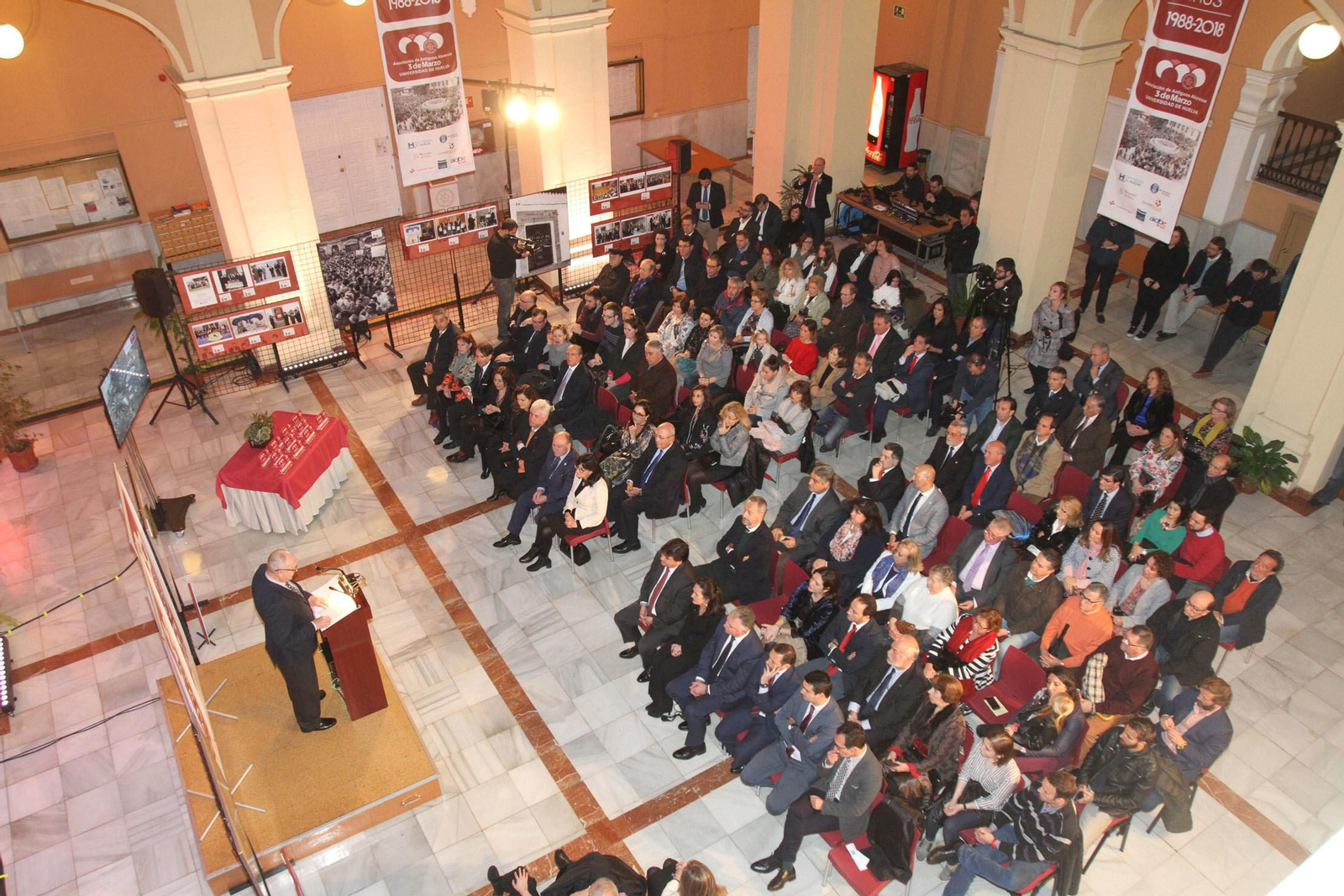 Imágenes de la entrega de premios de la asociación de antiguos alumnos 3 de Marzo en La Merced