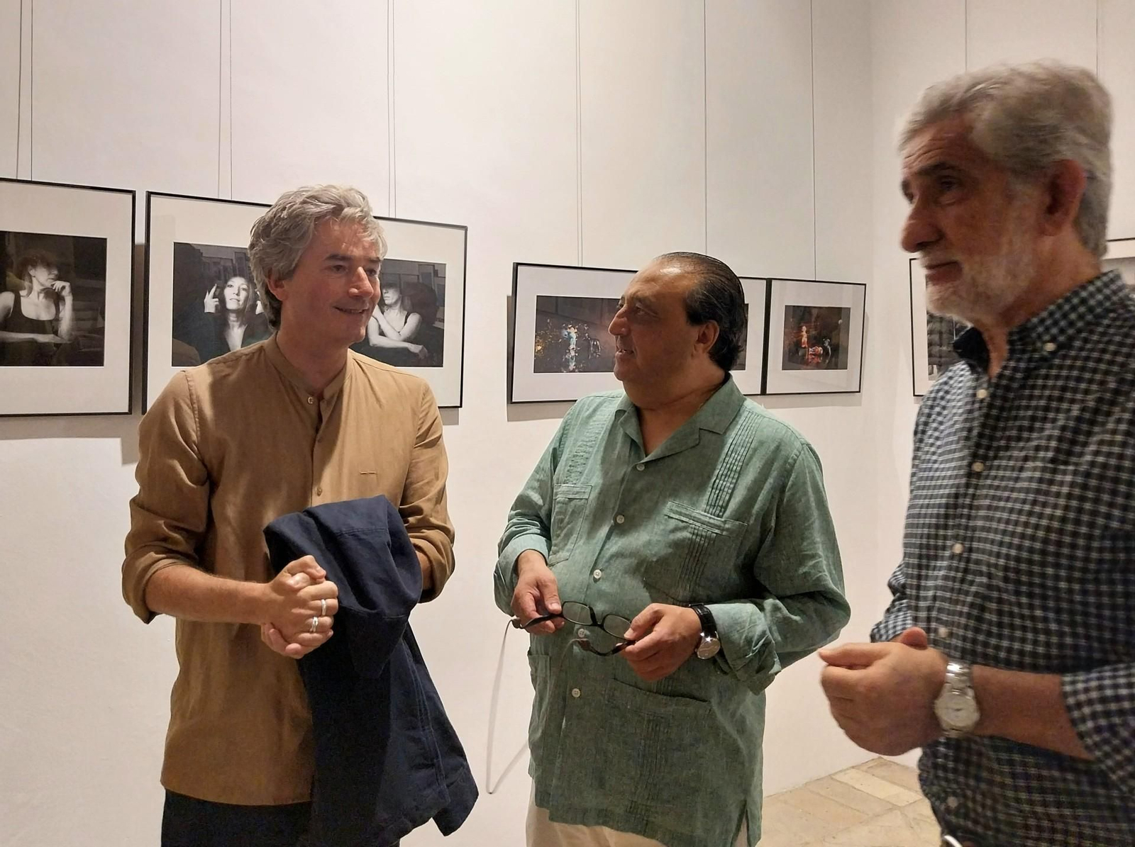 Visita del delegado a la exposición del Alcázar. Visita del delegado a la exposición del Alcázar.
