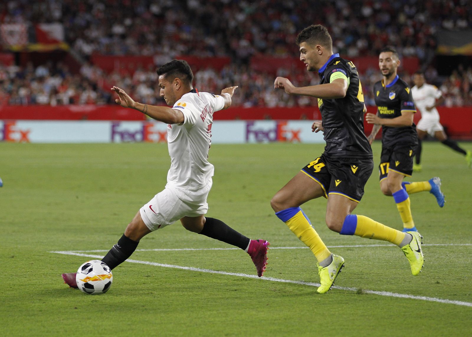 Las fotos del Sevilla-Apoel