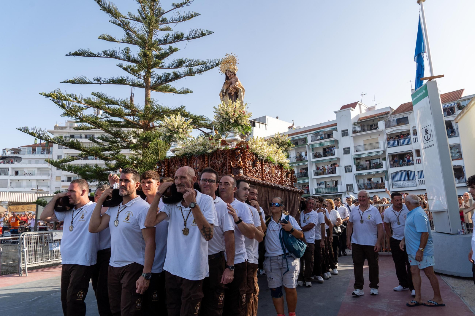 Imágenes de la Solemne Procesión marítima de la Virgen del Carmen en Punta Umbría