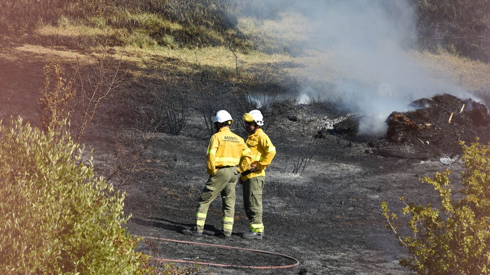 Las fotos del incendio en la barriada de San Bernabé