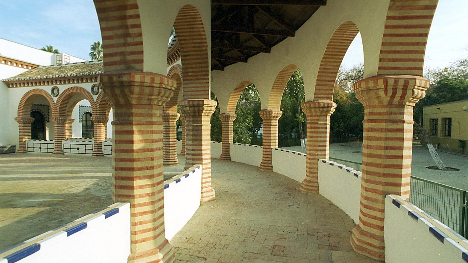 Una de las arcadas del inmueble.