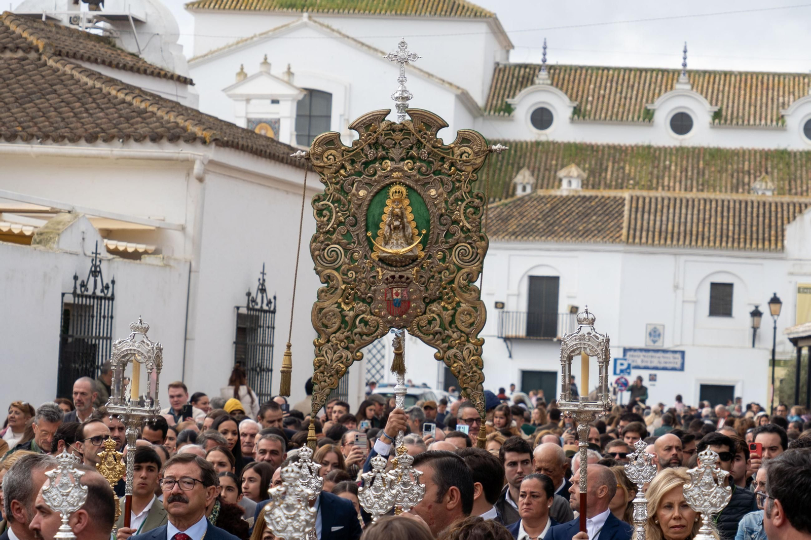 Imágenes de la peregrinación de la hermandad de Huelva al rocío en 2025
