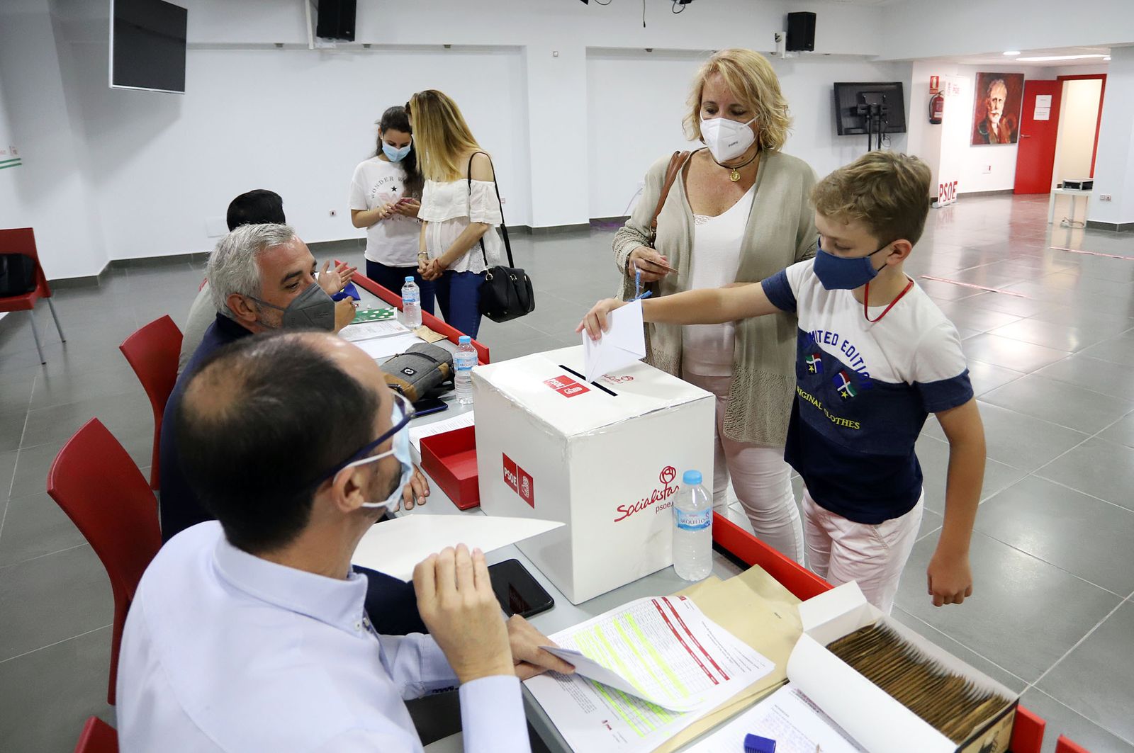 Votación en las últimas primarias celebradas en el PSOE de Andalucía.