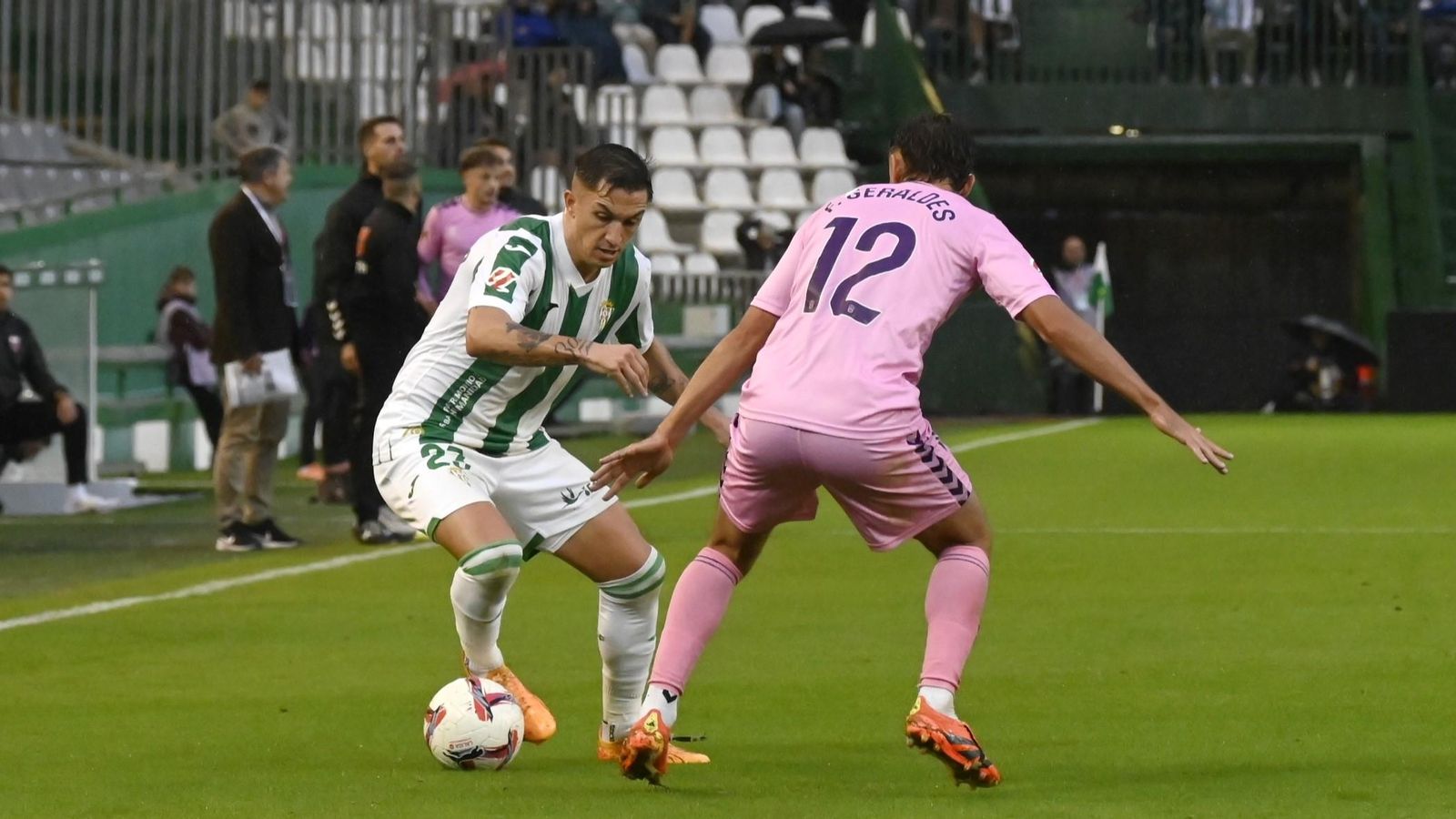 Carracedo trata de marcharse de Geraldes en el Córdoba CF - Eldense.