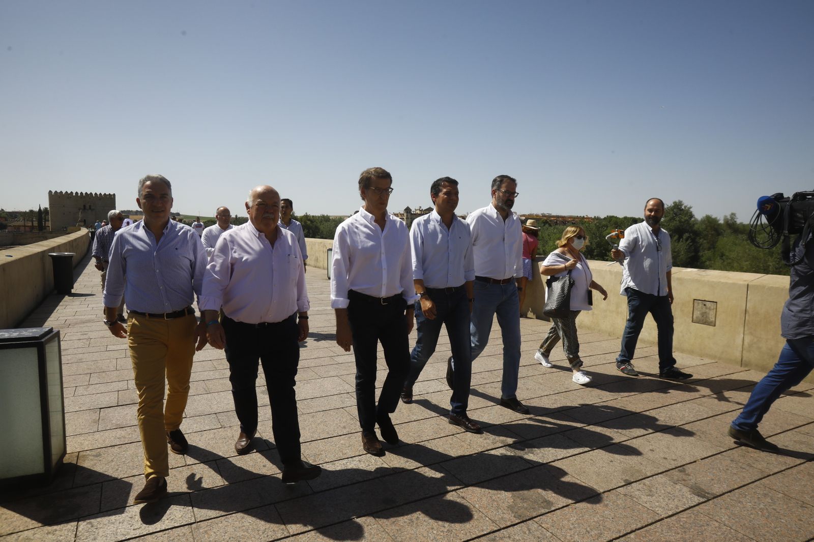 La visita de Núñez-Feijóo a Córdoba, en imágenes