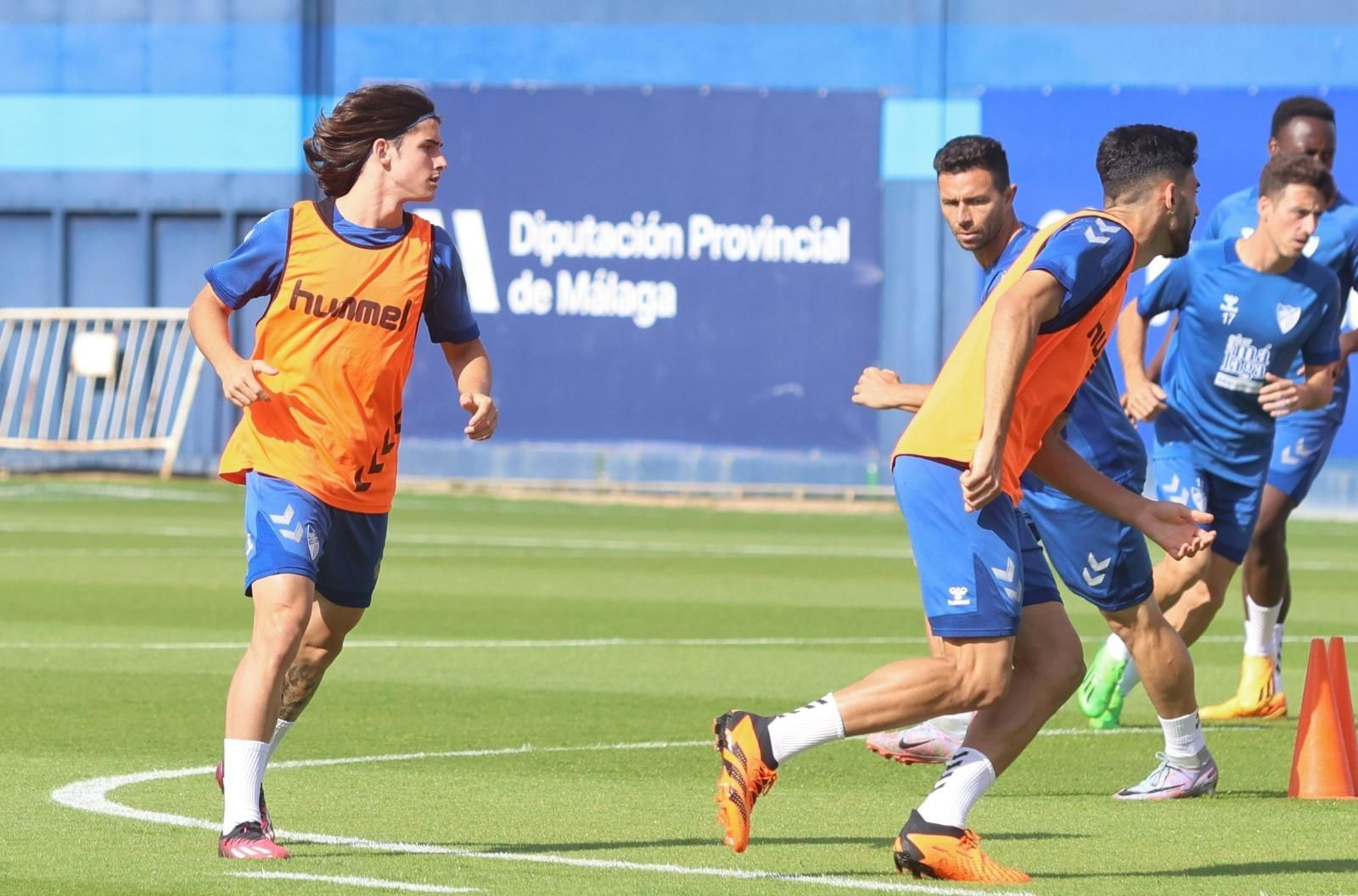 Caras serias en la vuelta al trabajo del Málaga CF