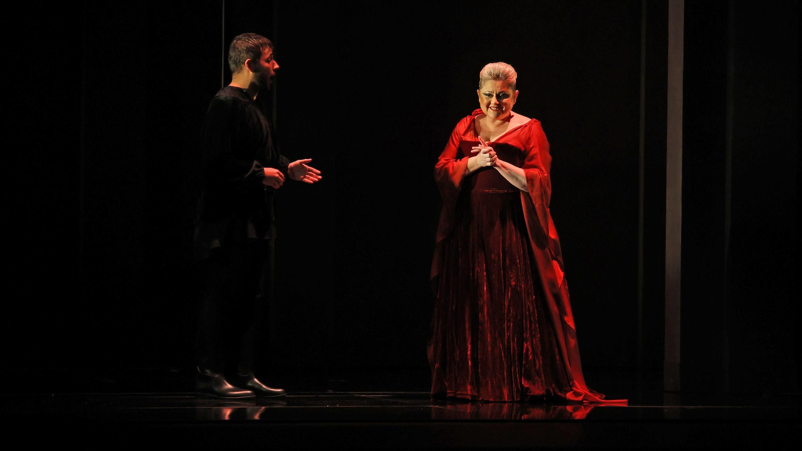 Imágenes de la ópera Macbeth en el Teatro Villamarta de Jerez