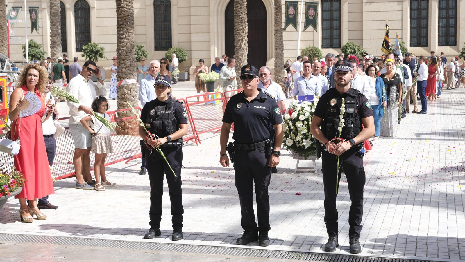 Ofrenda floral a la Virgen del Mar en la Feria de Almería 2024, en imágenes