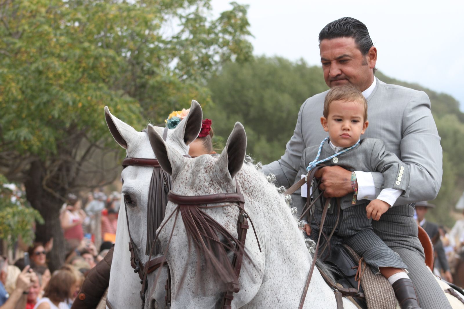 Salida procesional de la Virgen de los Santos en Alcalá