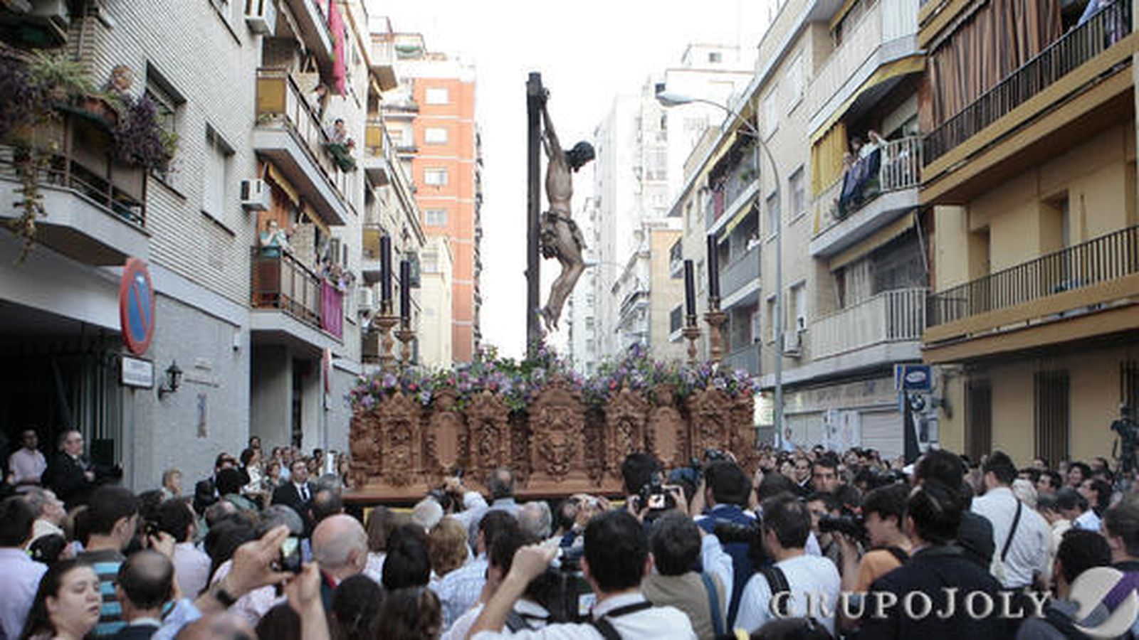 El Cristo de Pasión y Muerte en la calle.

Foto: Juan Carlos Muñoz
