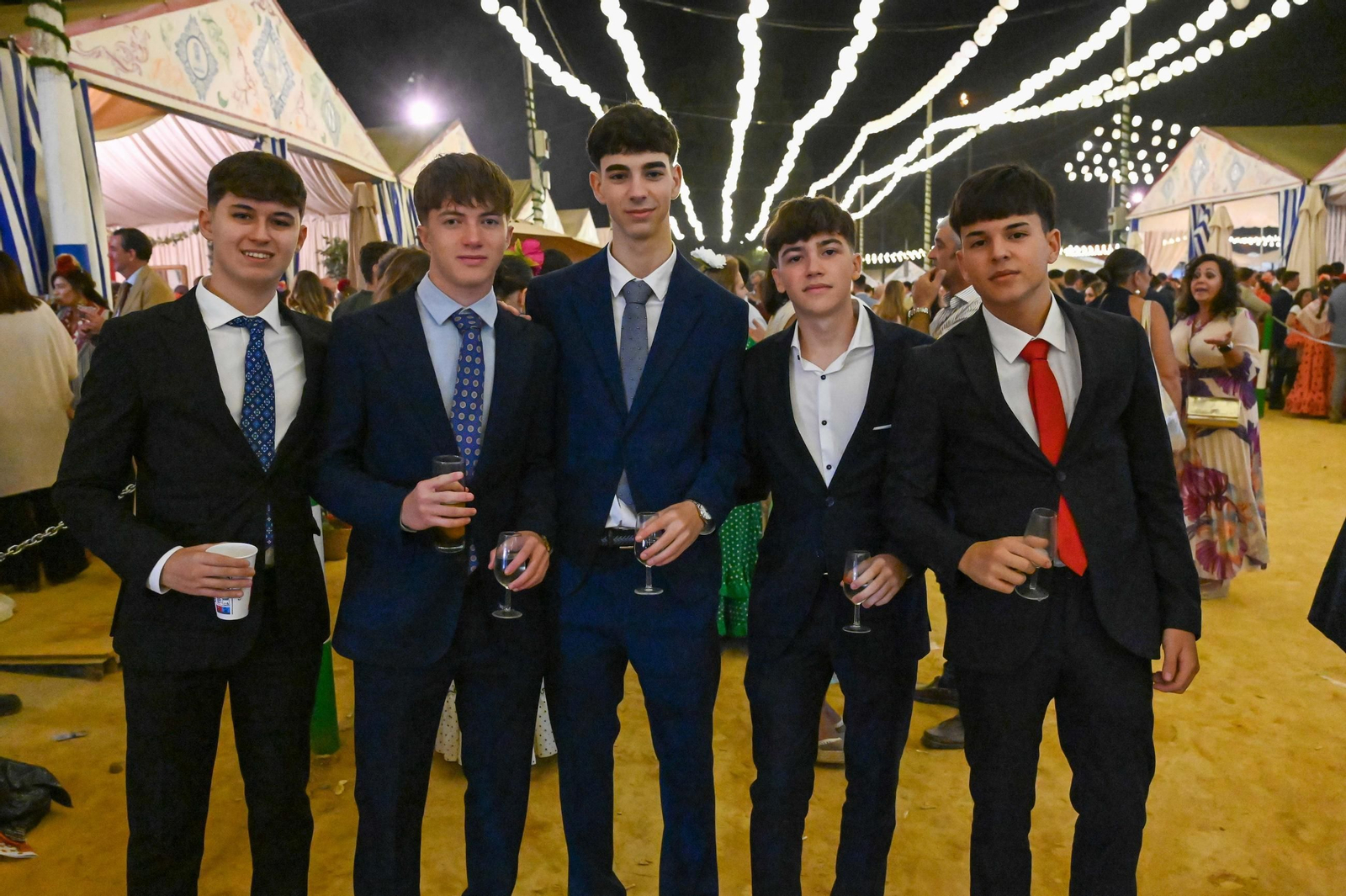 Imágenes del ambiente del ambiente de la noche del sábado en la Feria de Otoño y del Caballo 2025 de Huelva