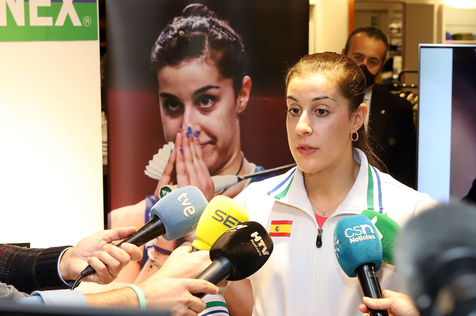 Huelva 2021: Carolina Marín firma autógrafos en el Corte Inglés de Huelva durante el Mundial de Bádminton