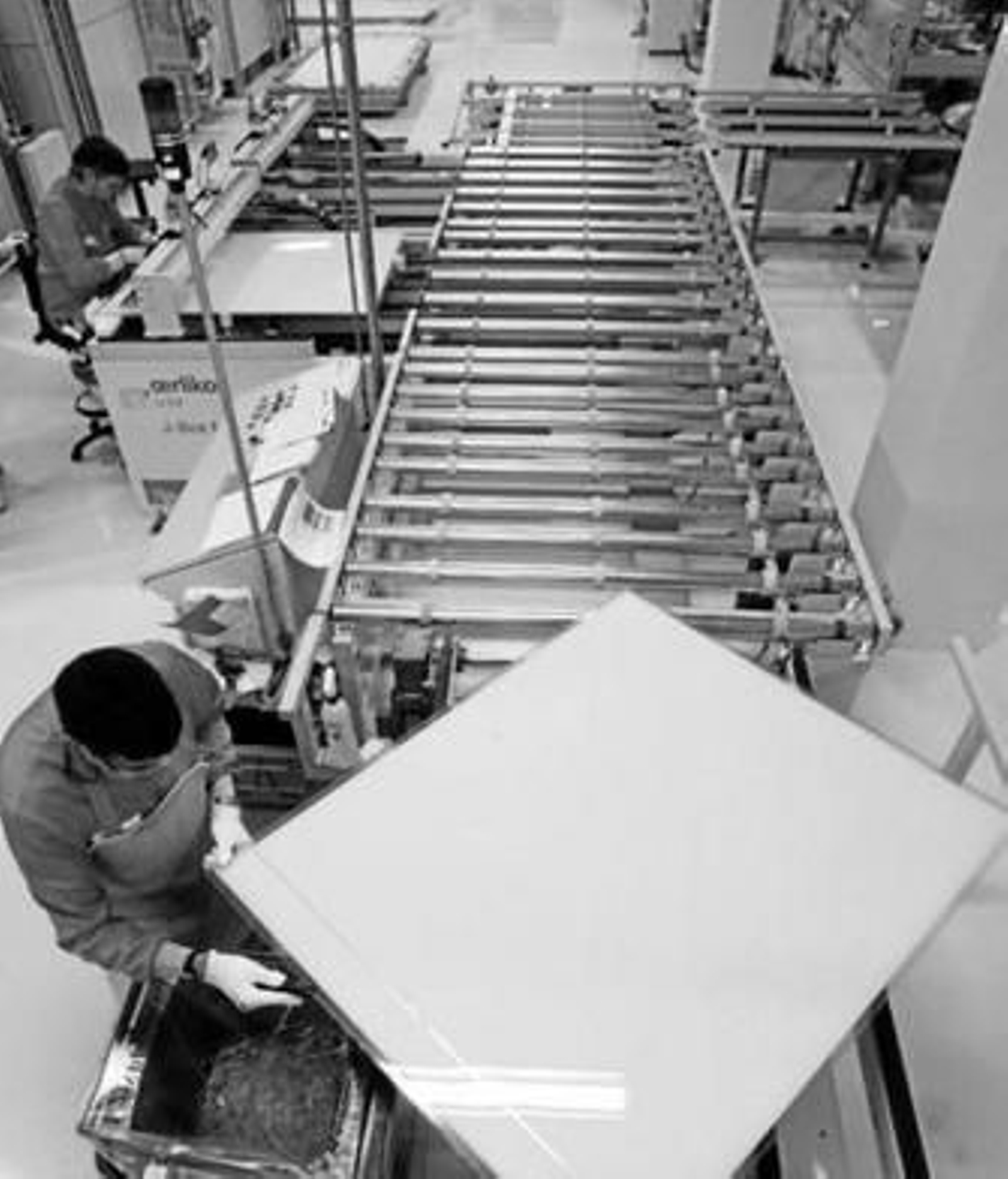 Un silo en la factoría de Abengoa en San Roque.