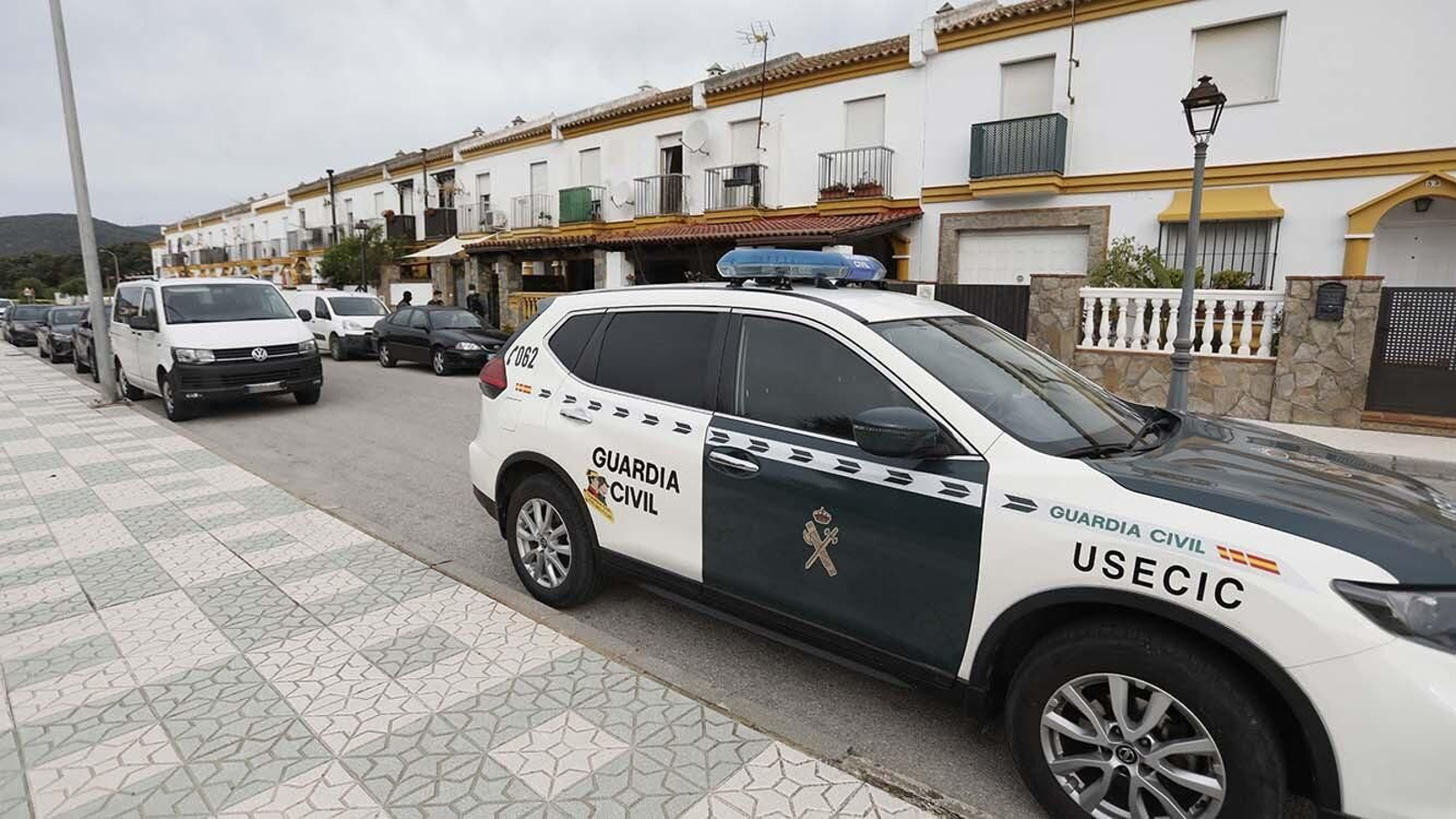 Las fotos de registros de la Guardia Civil en Castellar de la Frontera