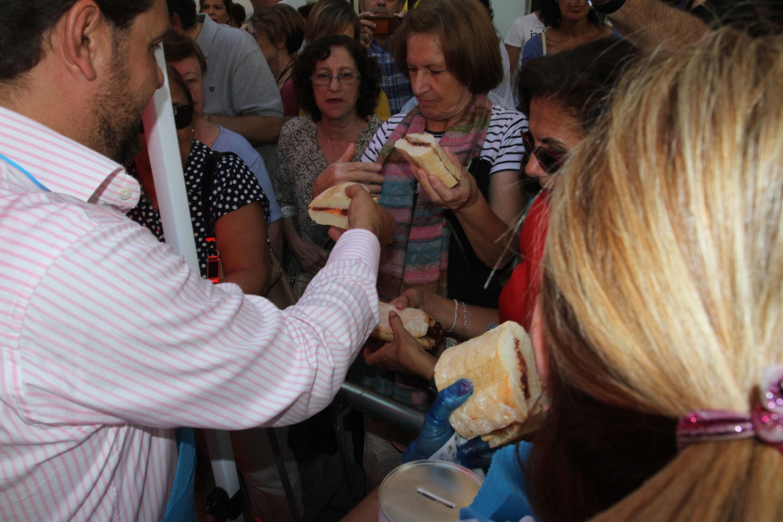 Record Guinnes del bocadillo de jamón mas grande del mundo, en Huelva