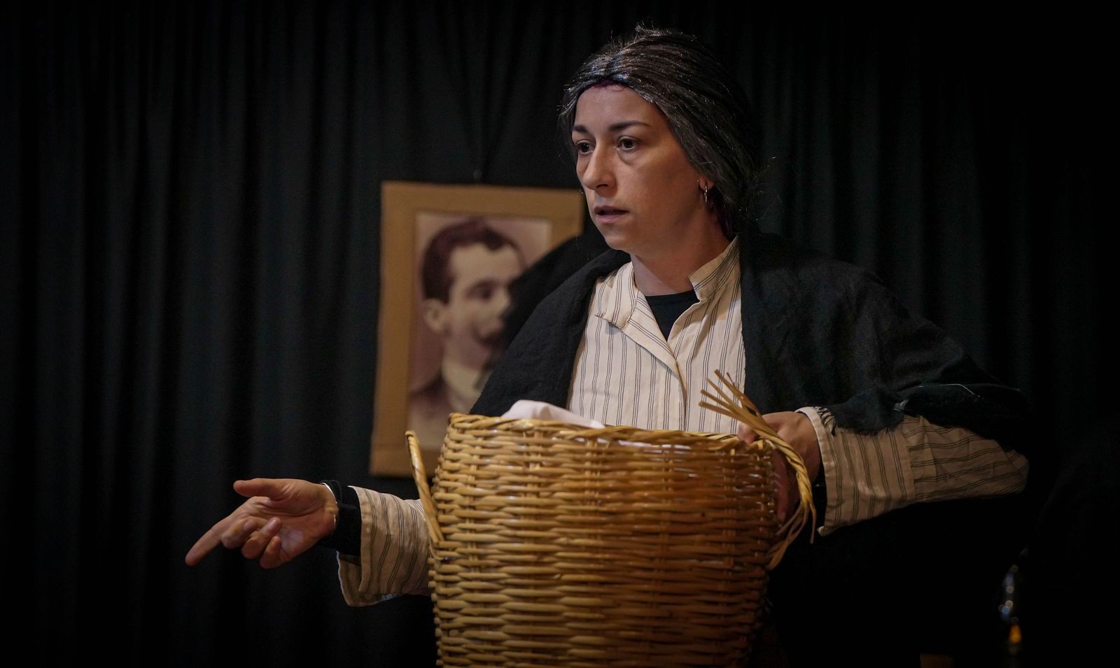 Imágenes del ensayo del grupo de teatro Yerbagüena de Santiago