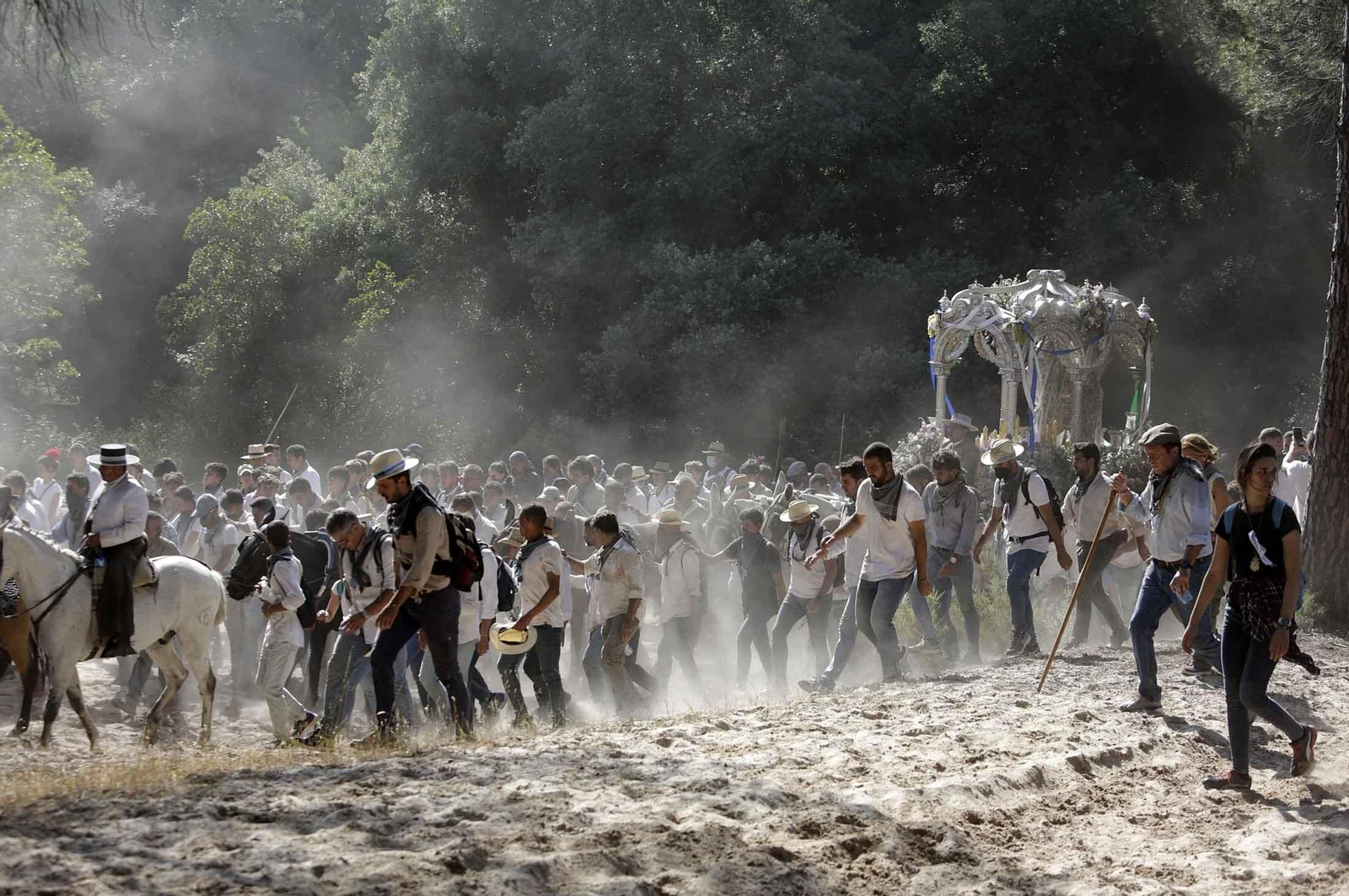 El Rocío 2023: Imágenes del Camino de la Hermandad del Rocío de Huelva