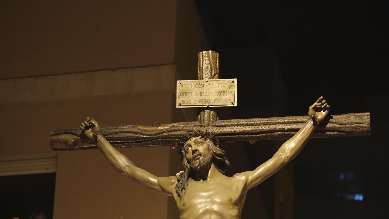 Procesión del Perdón en Almería, en imágenes