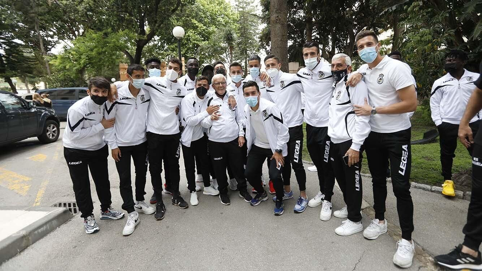 Las fotos de la recepción del Ayuntamiento de la Línea a la Balona  por su ascenso a Primera RFEF
