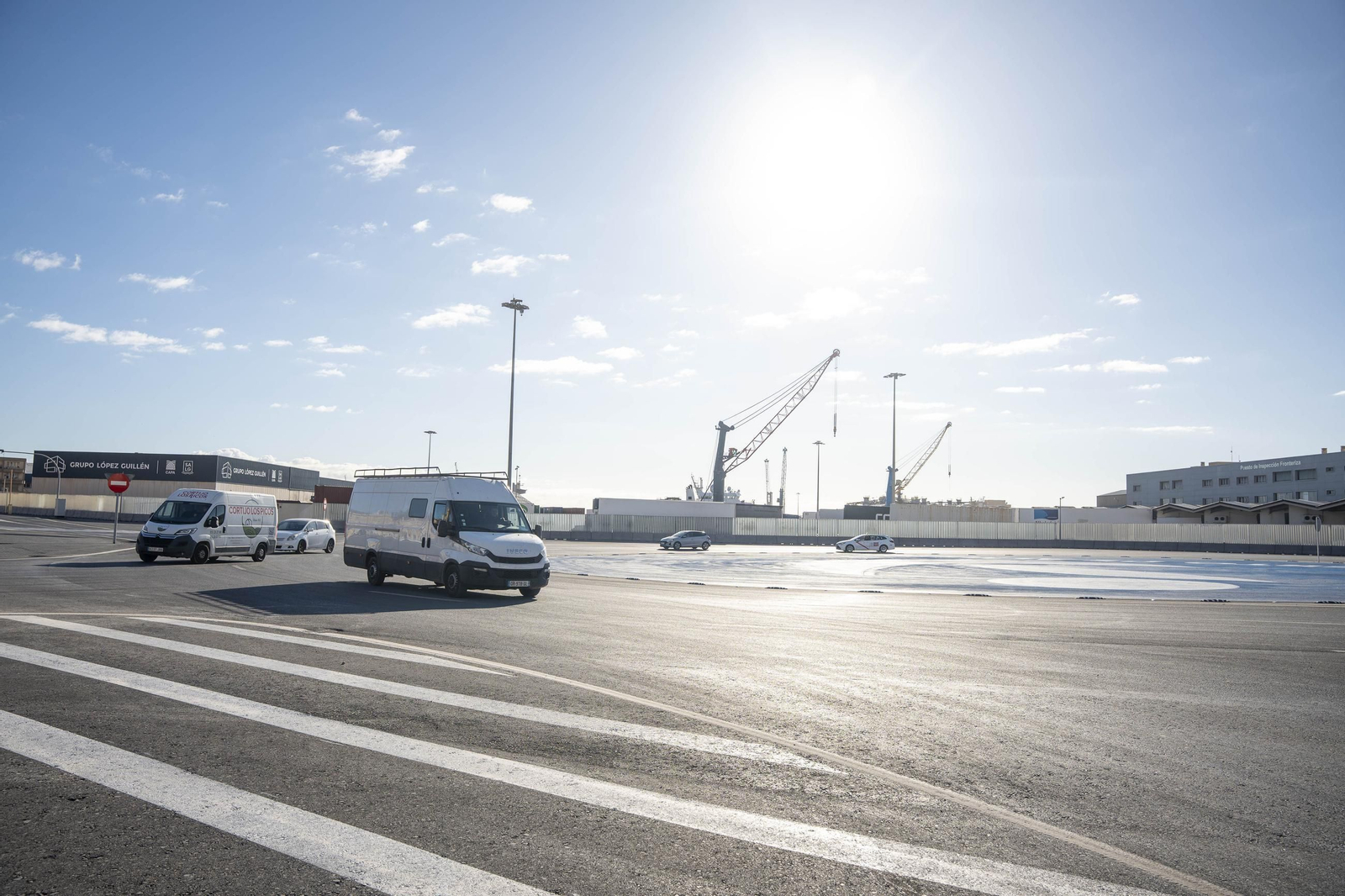 Los primeros usuarios del nuevo acceso al Puerto