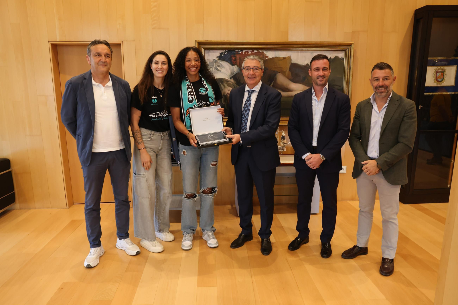 El CAB Estepona visita la Diputación de Málaga tras su ascenso