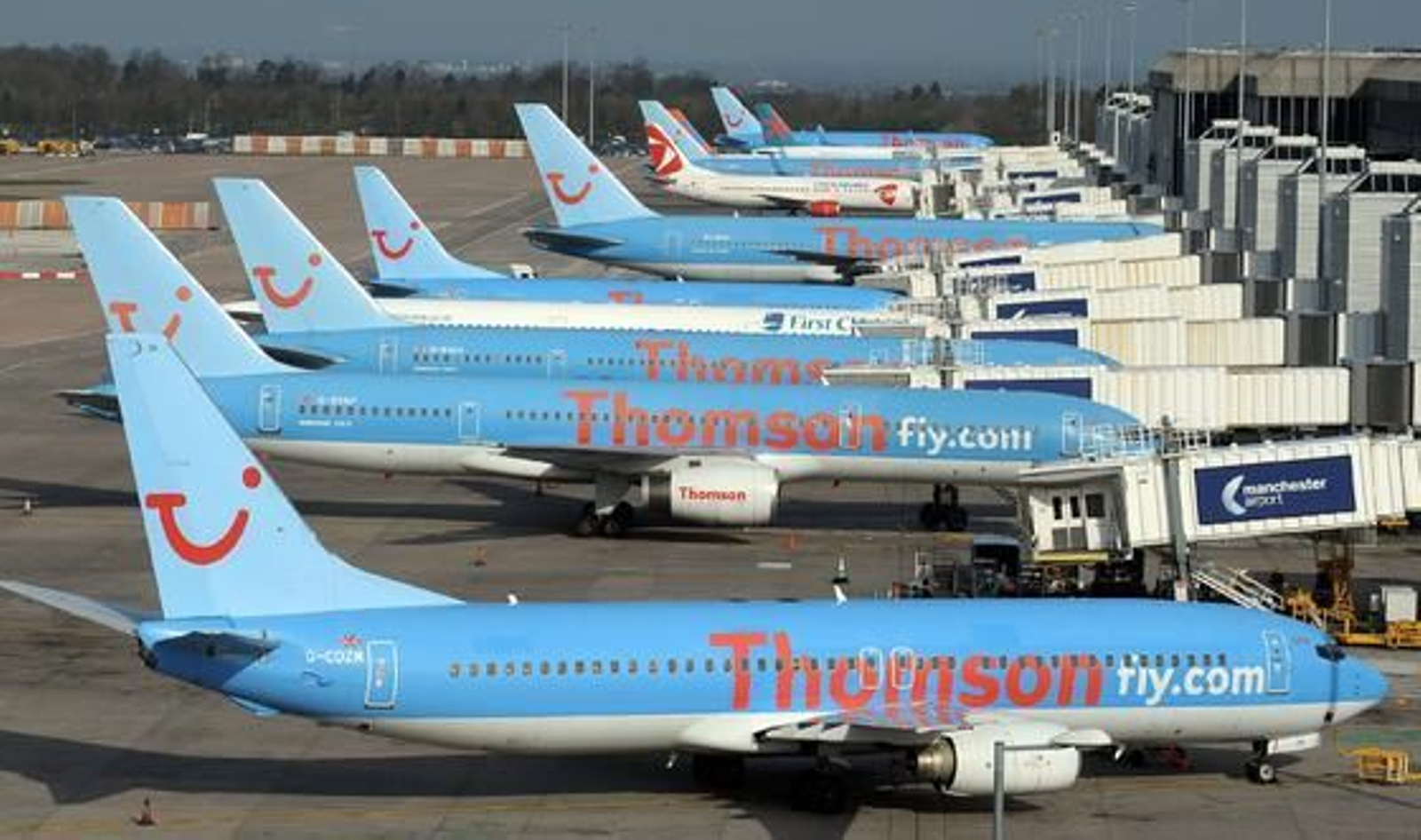 La abundante ceniza expulsada por el volcán ha obligado a reordenar el tráfico aéreo del norte de Europa. 

Foto: Agencias