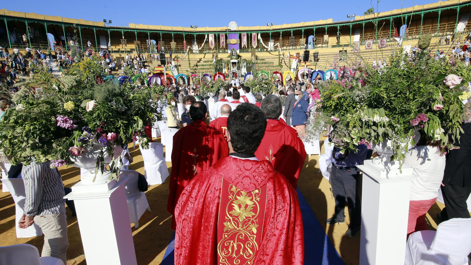 Imágenes de la Misa de Pentecostés en la Plaza de Toros de Jerez
