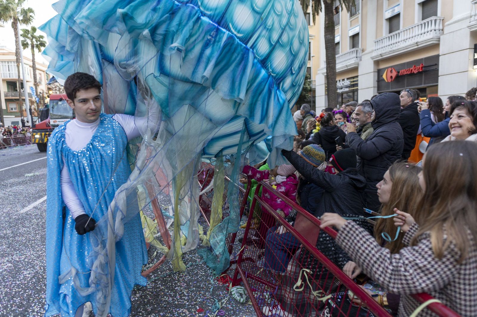 Las mejores imágenes de la Cabalgata del Carnaval de Cádiz 2026