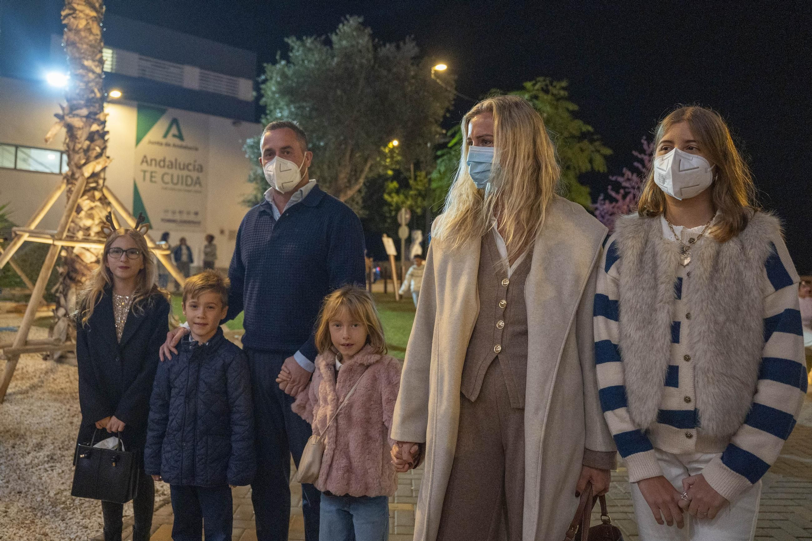 El encendido del alumbrado navideño del Hospital Universitario Torrecárdenas, en imágenes