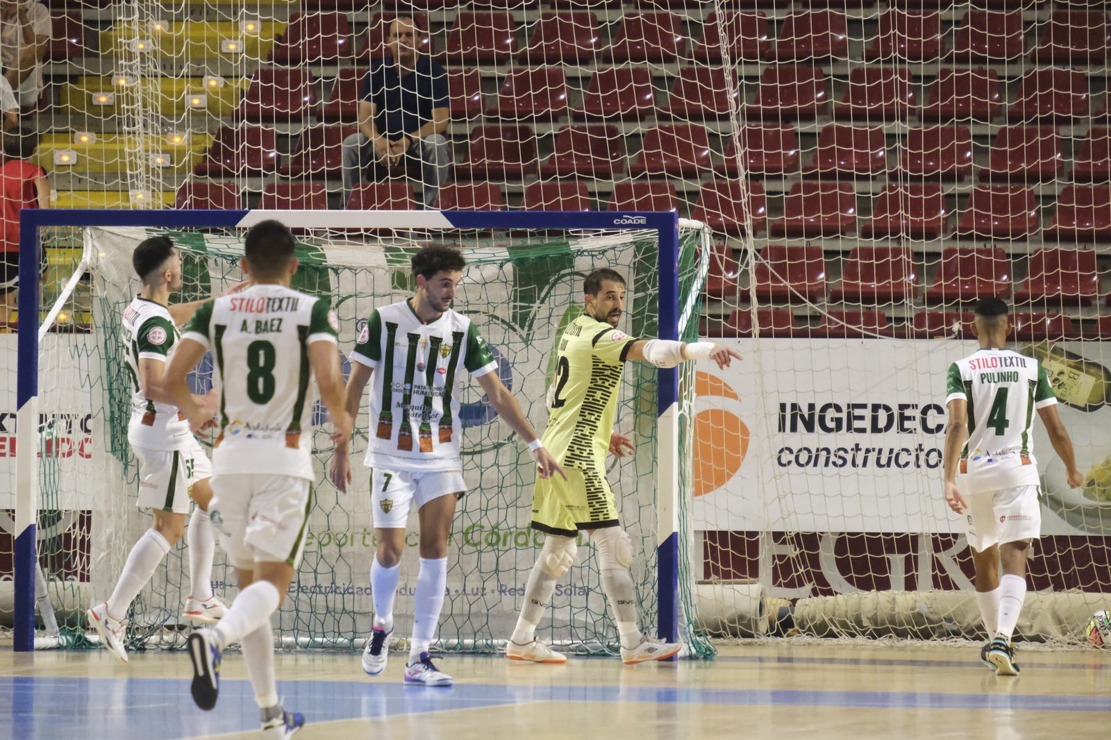 La victoria del Córdoba Futsal ante el Viña Albali Valdepeñas, en imágenes