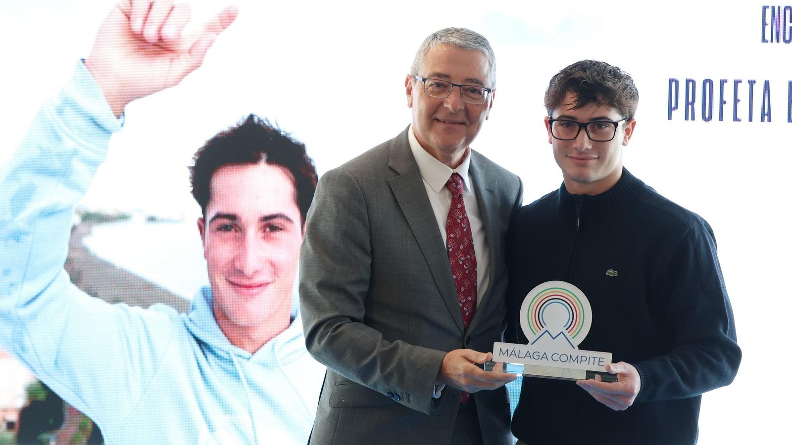 Rafael Montero recogiendo su premio