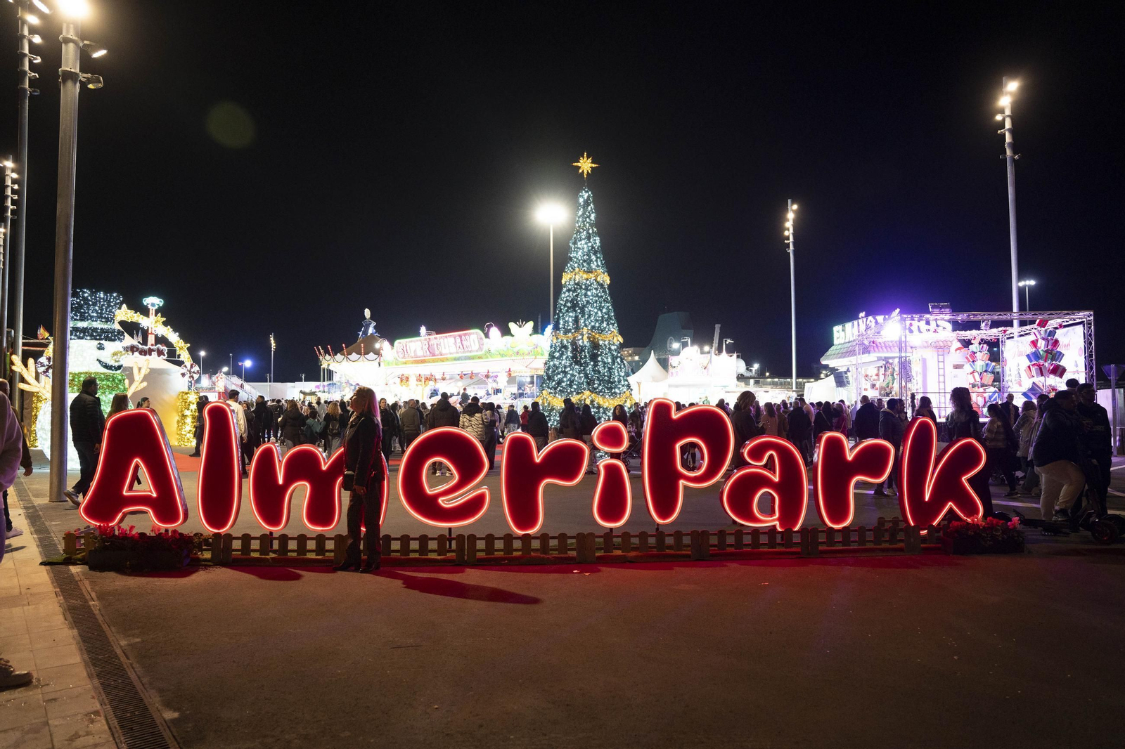 Las mejores imágenes del encendido navideño en Almería