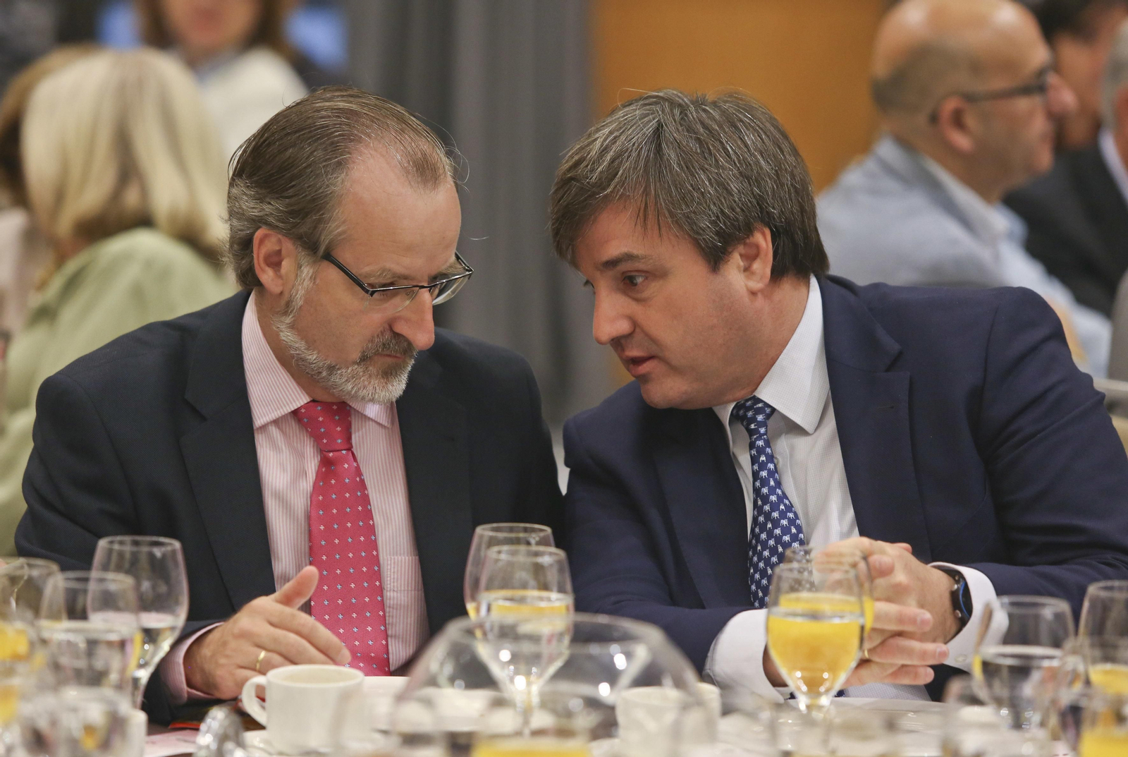 Las imágenes del Foro Joly con Elías Bendodo