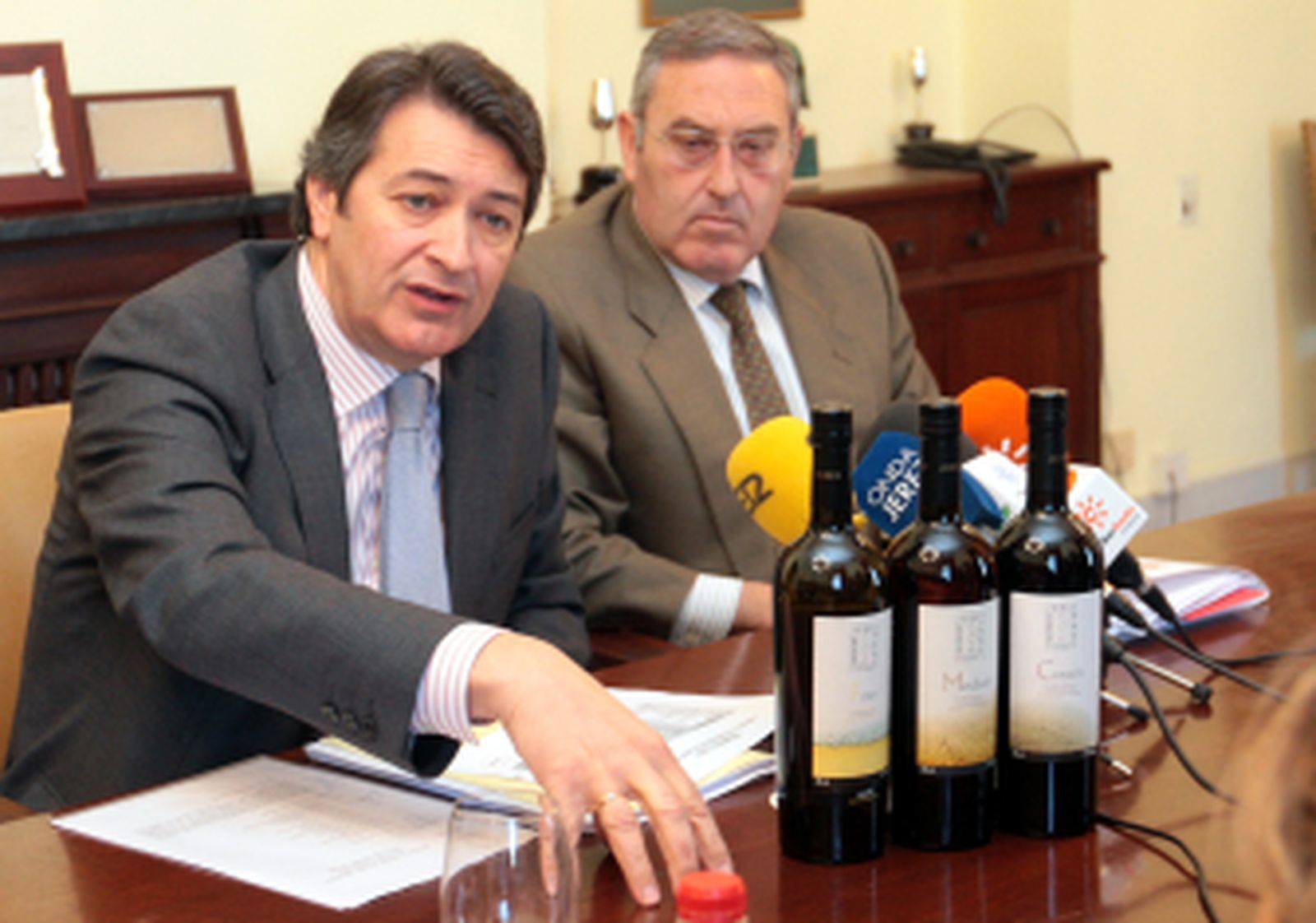 Lebrija deja de usurpar el jerez y se volcará en sus propios vinos