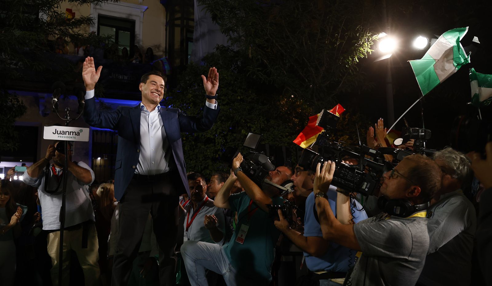 El triunfo de Juanma Moreno, en imágenes