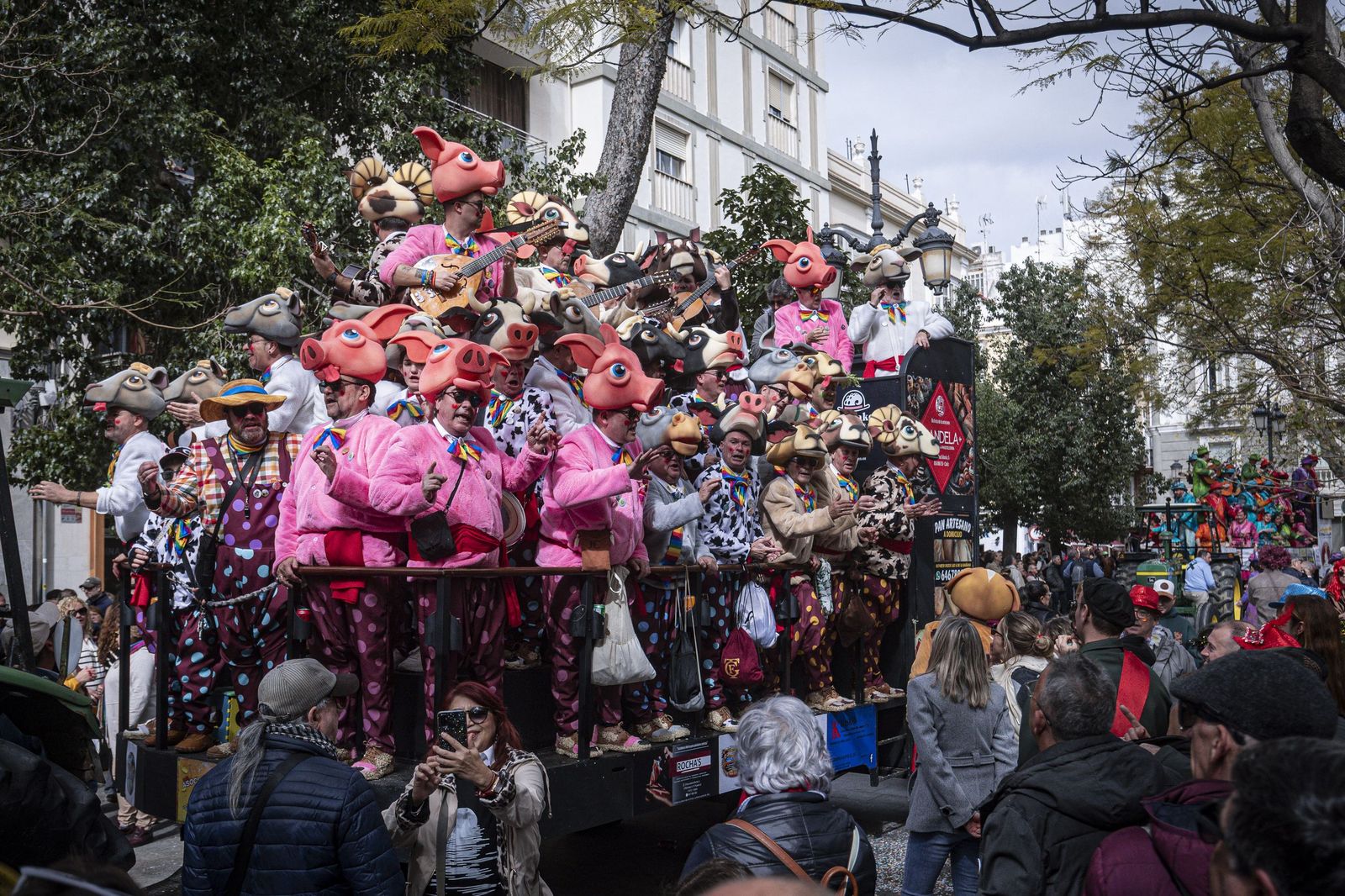 Las mejores imágenes del lunes de Carnaval de Cádiz 2026