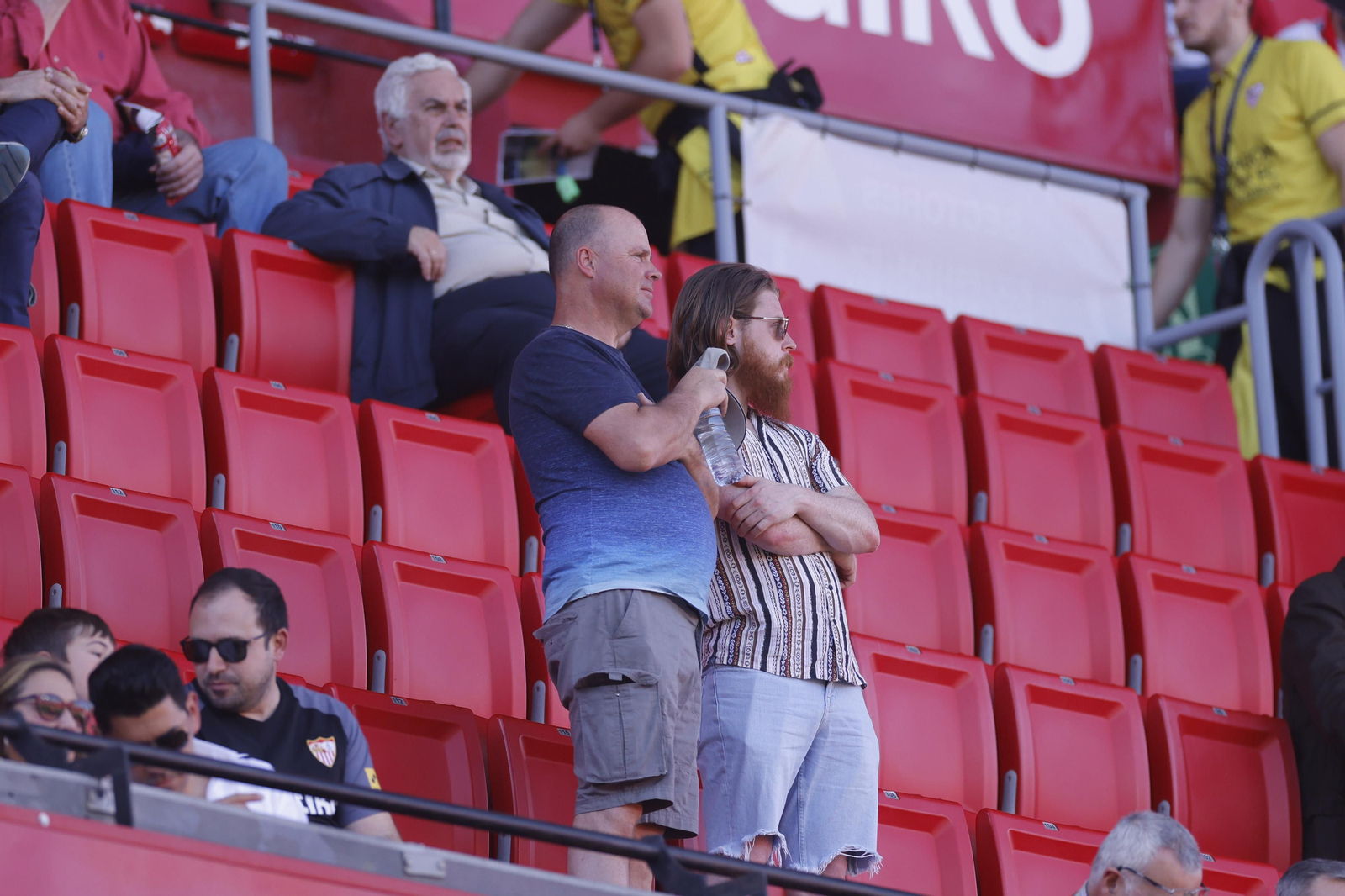 Búscate en las fotos del Sevilla-Almería