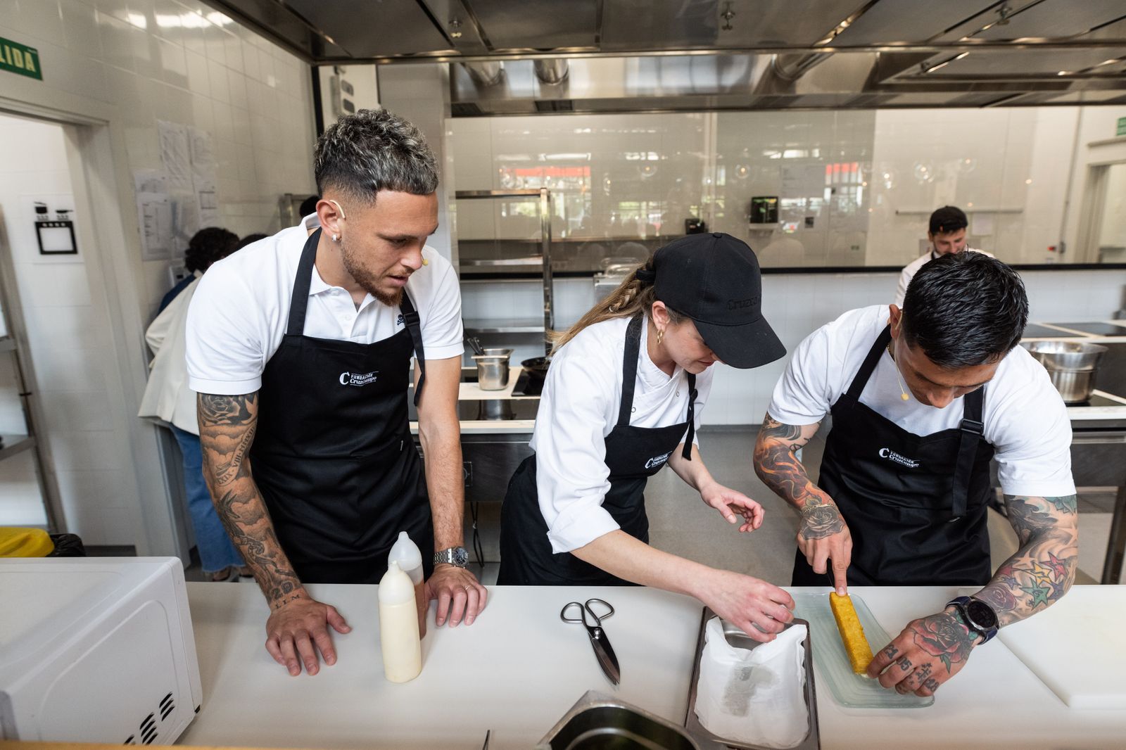 Las fotos de jugadores del Betis y del Sevilla en la Cruzcampo