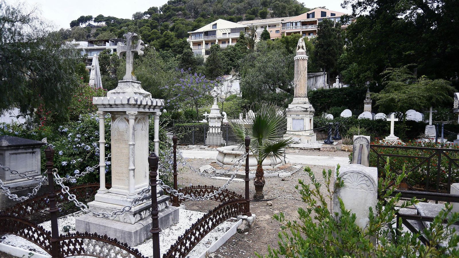 Vista de parte del cementerio inglés de Málaga. Vista de parte del cementerio inglés de Málaga.