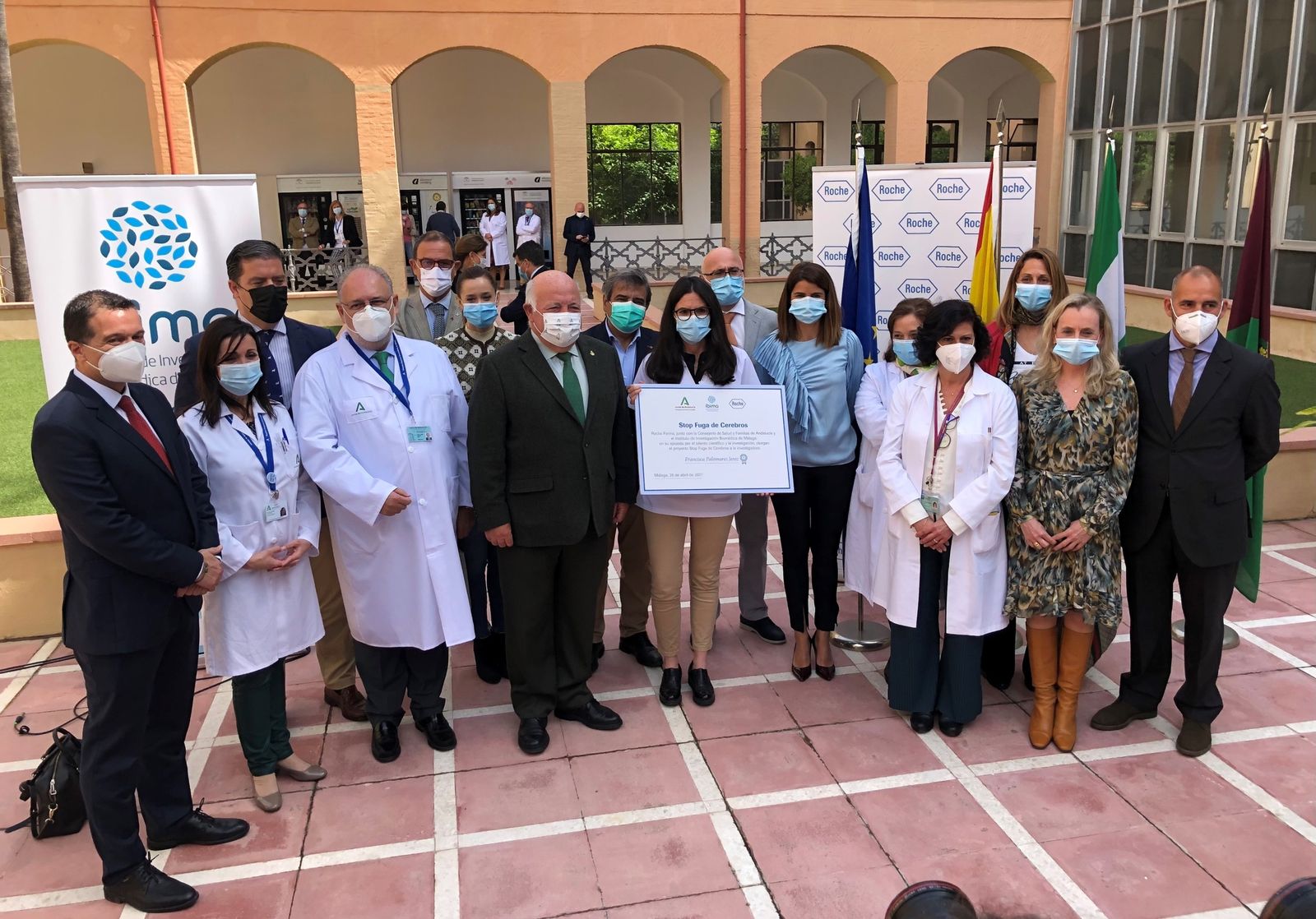 El acto de entrega de esta beca, valorada en 60.000 euros, tuvo lugar en el Hospital Civil de Málaga.