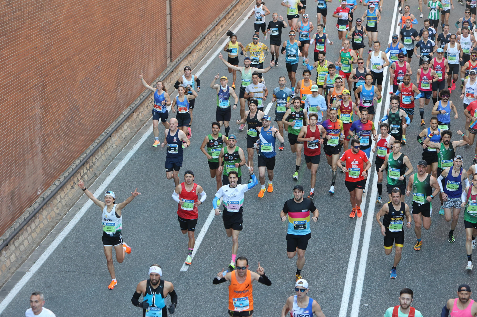 Búscate en la Zurich maratón de Sevilla