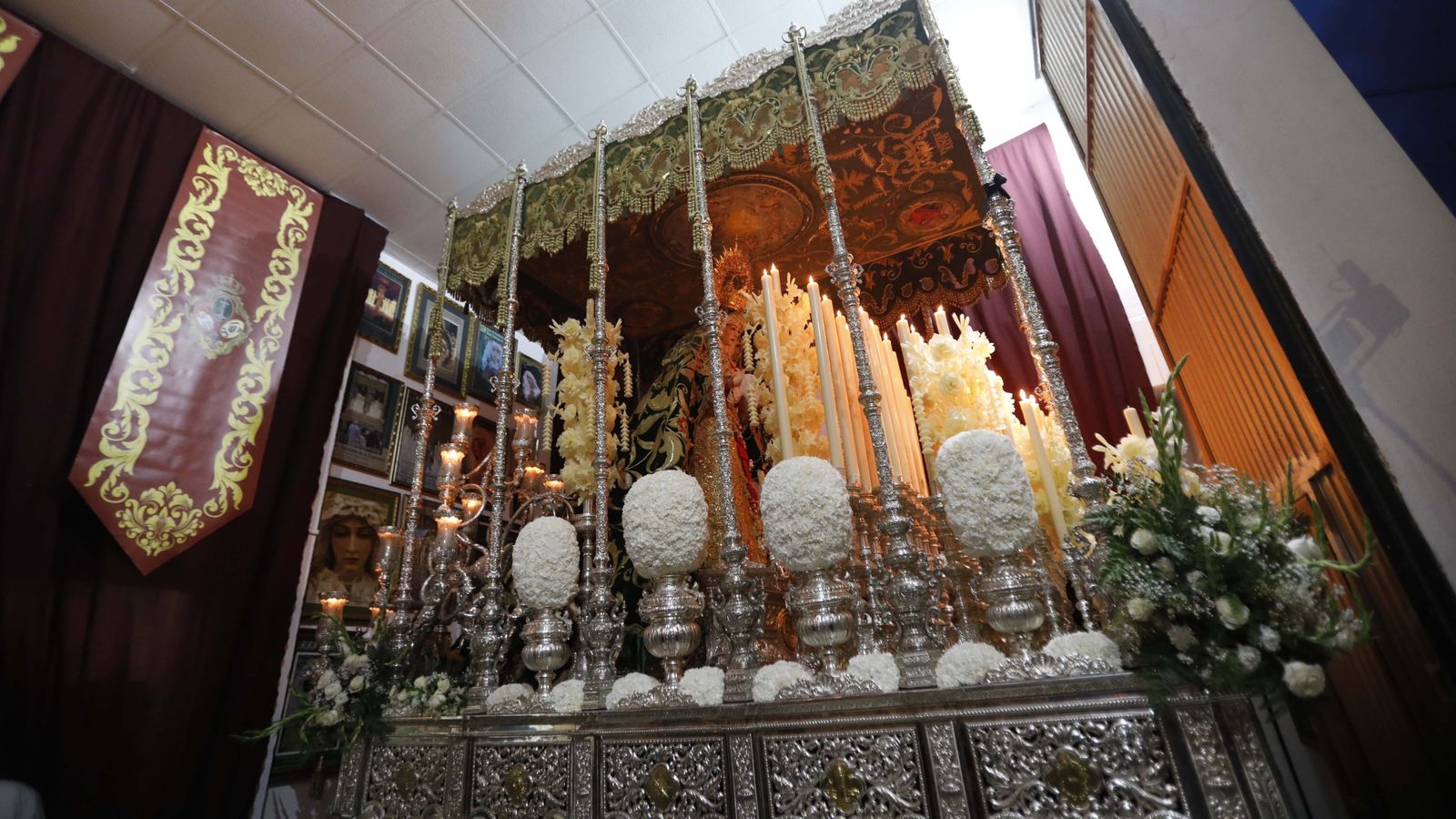 Fotos del Viernes Santo en La Línea: Cristo del Mar y Luz y Esperanza Nuestra, Soledad y Santo Entierro, Cristo del Amor y Misericordia y Amargura.