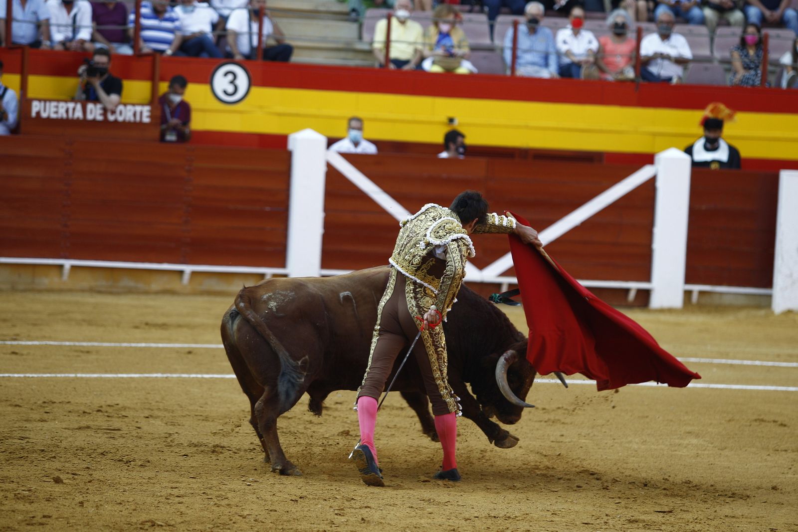 Fotogalería corrida de toros. Cayetano Rivera, Paco Ureña y Roca Rey. Roquetas de Mar.