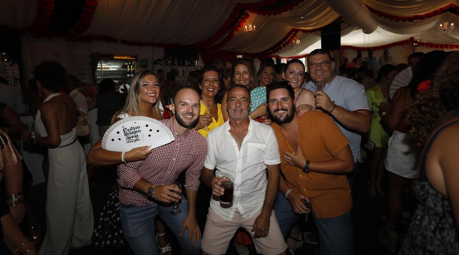 Búscate en las fotos del Día de la Mujer en la Feria de Tarifa