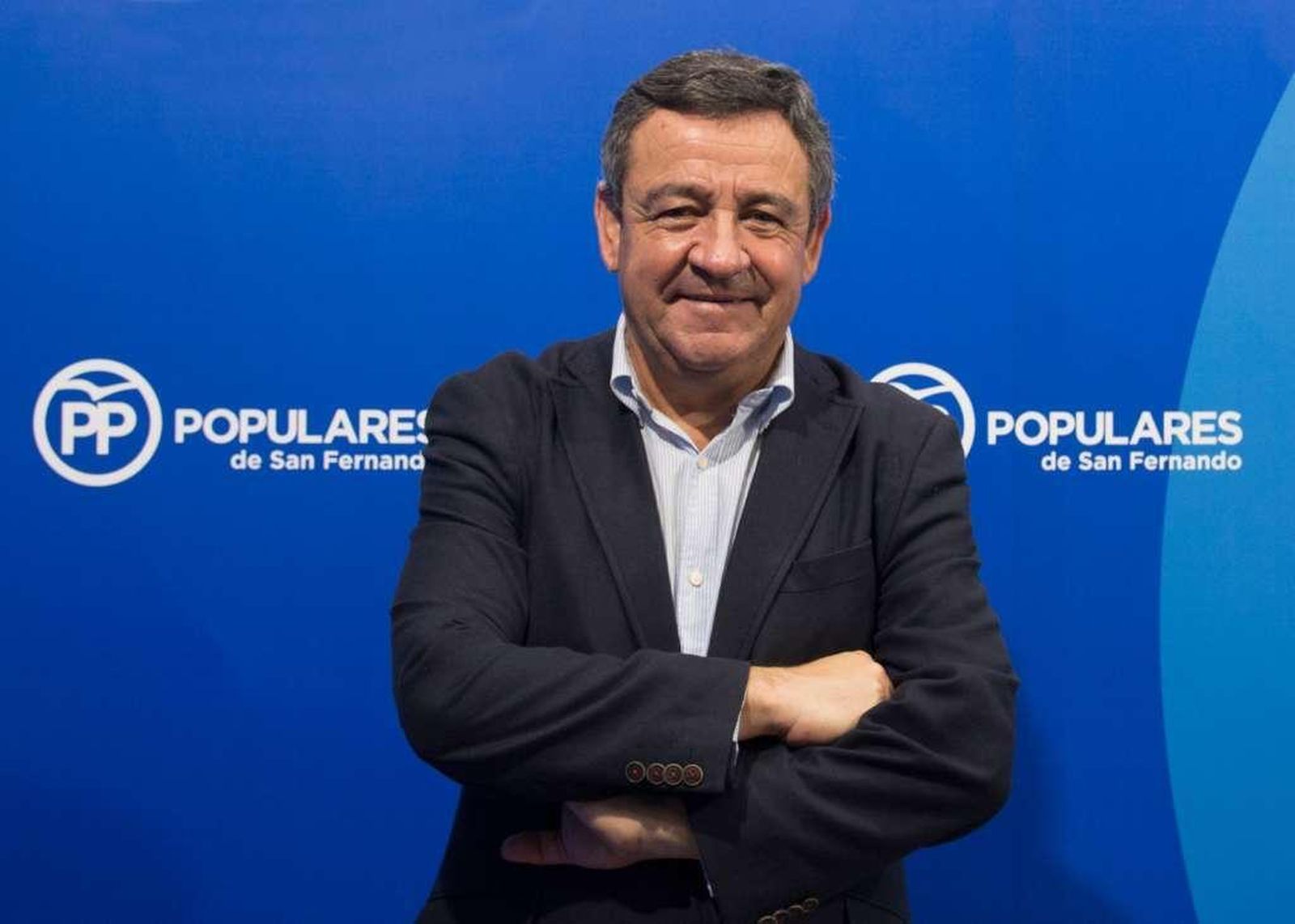 José Loaiza, presidente del PP de San Fernando, en la sede en la ciudad de la formación.