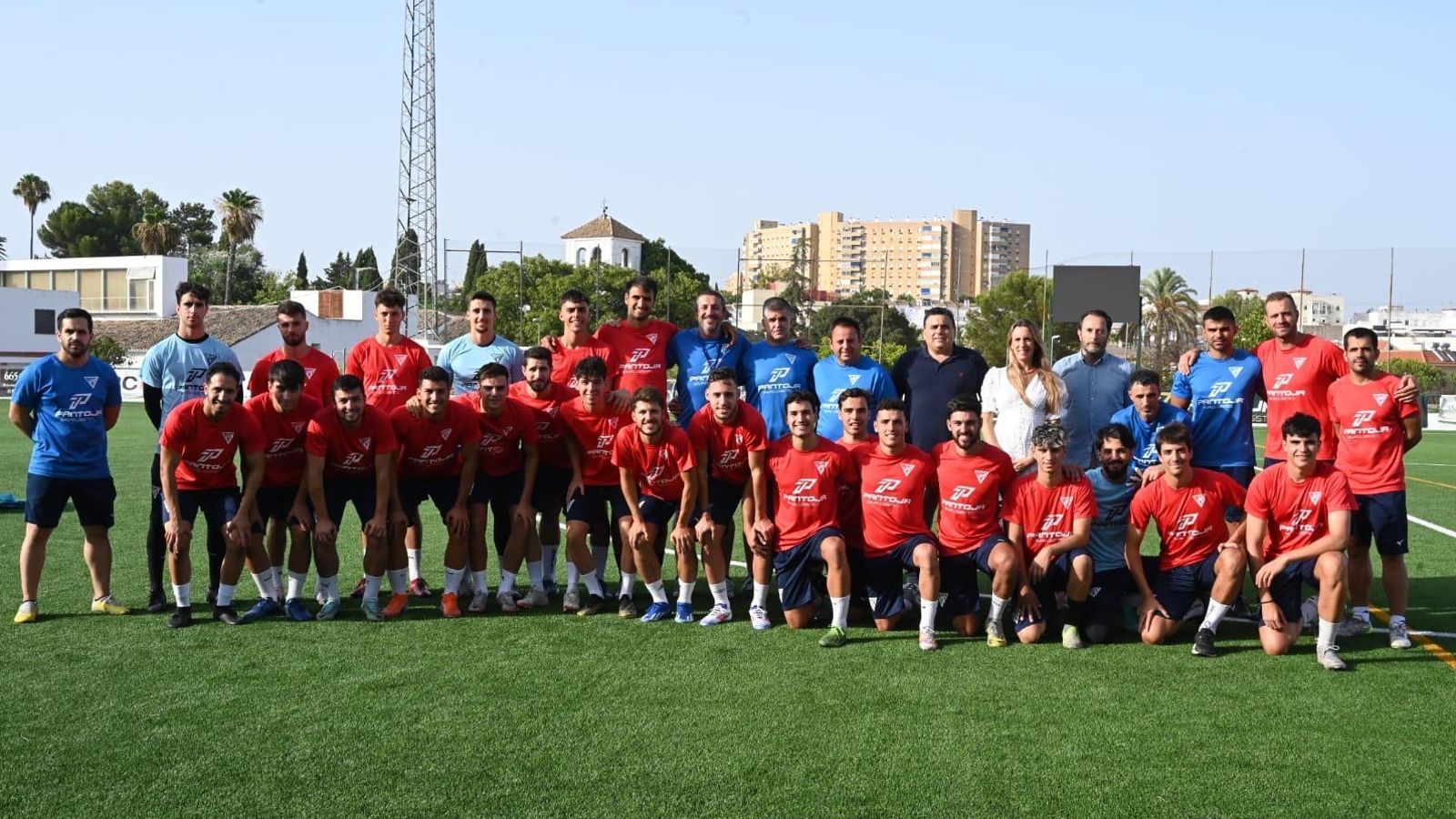 Plantilla del UD Tomares para la temporada 24/25 en su regreso a Tercera. Plantilla del UD Tomares para la temporada 24/25 en su regreso a Tercera.