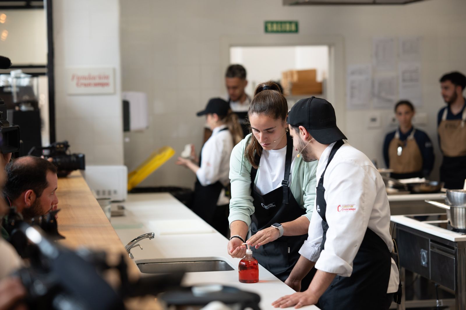 Las fotos de jugadores del Betis y del Sevilla en la Cruzcampo